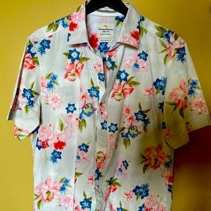 Tommy Bahama floral men’s shirt